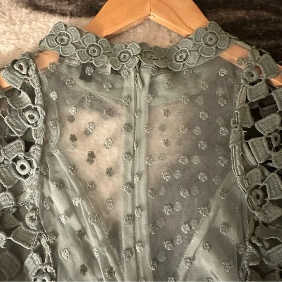 Romeo & Juliet Couture Dress Sage size L Women - Picture 8 of 15